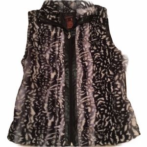 NWT Multiples faux fur soft vest S zip cozy